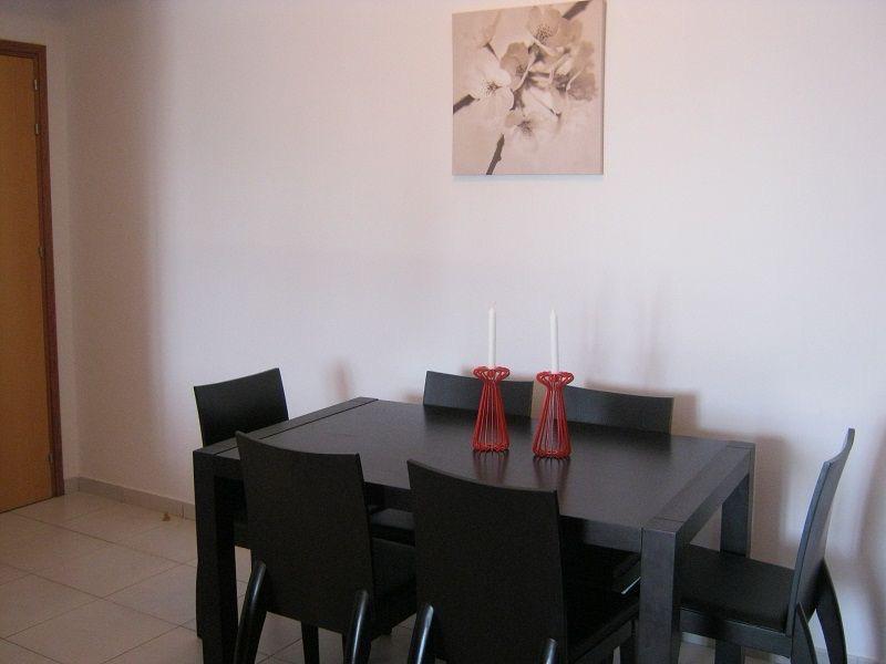 Ready-furnished 3-bedroom apartment with a balcony and sea view — photo 3