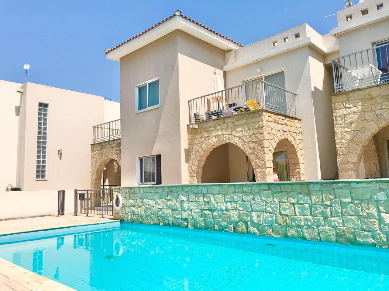 Large 1-bedroom upper apartment in Universal tourist area — main photo