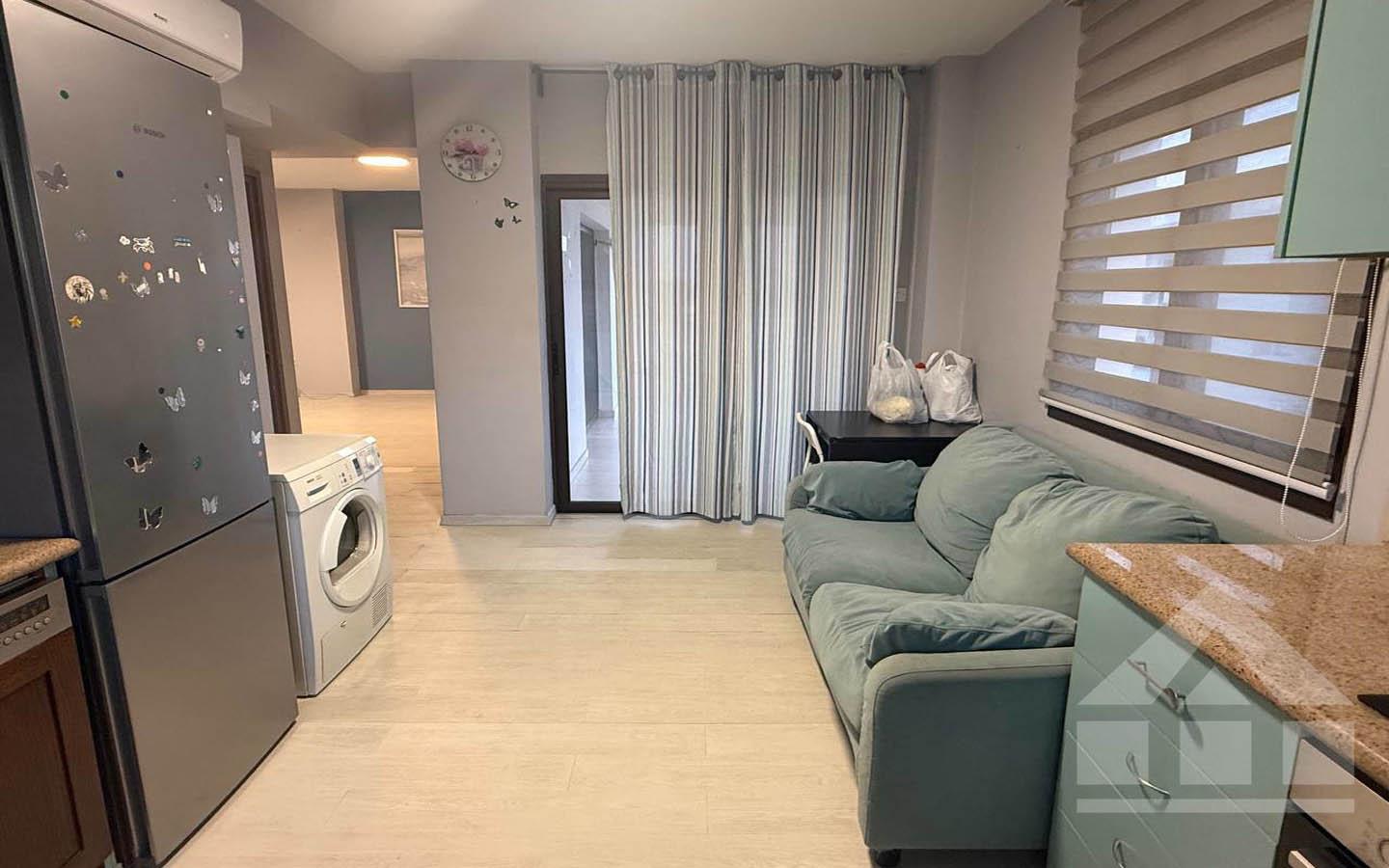 3-Bedroom Apartment - One Apartment Per Floor — photo 2