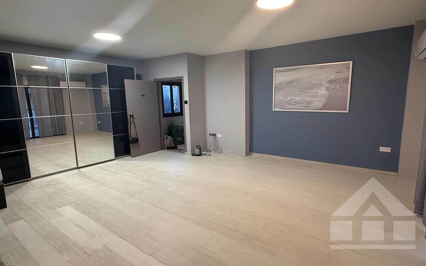 3-Bedroom Apartment - One Apartment Per Floor — photo 5