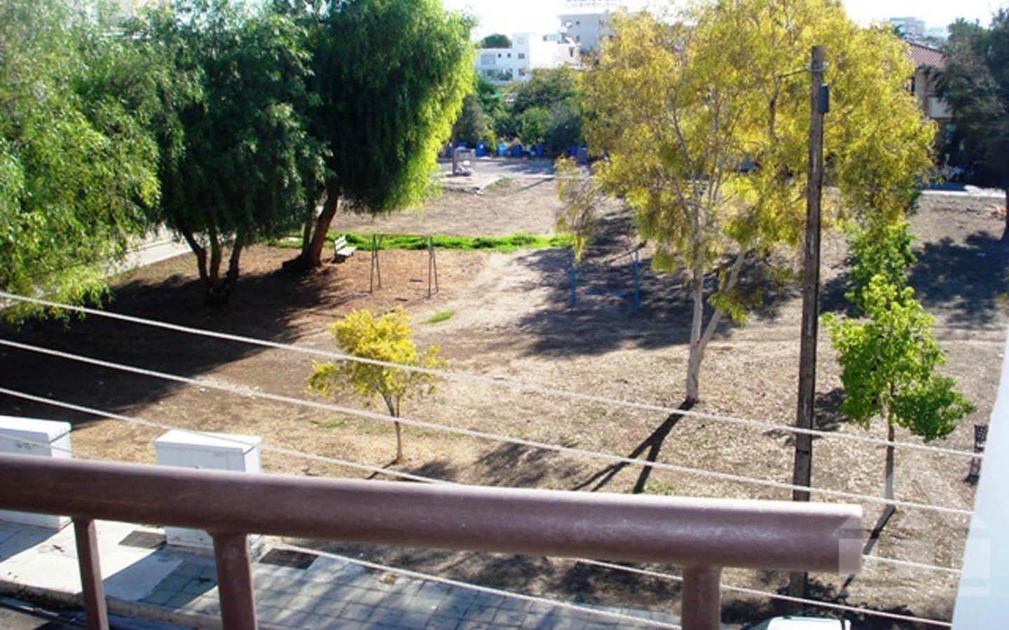 3-Bedroom Apartment Opposite a Green Area — photo 2