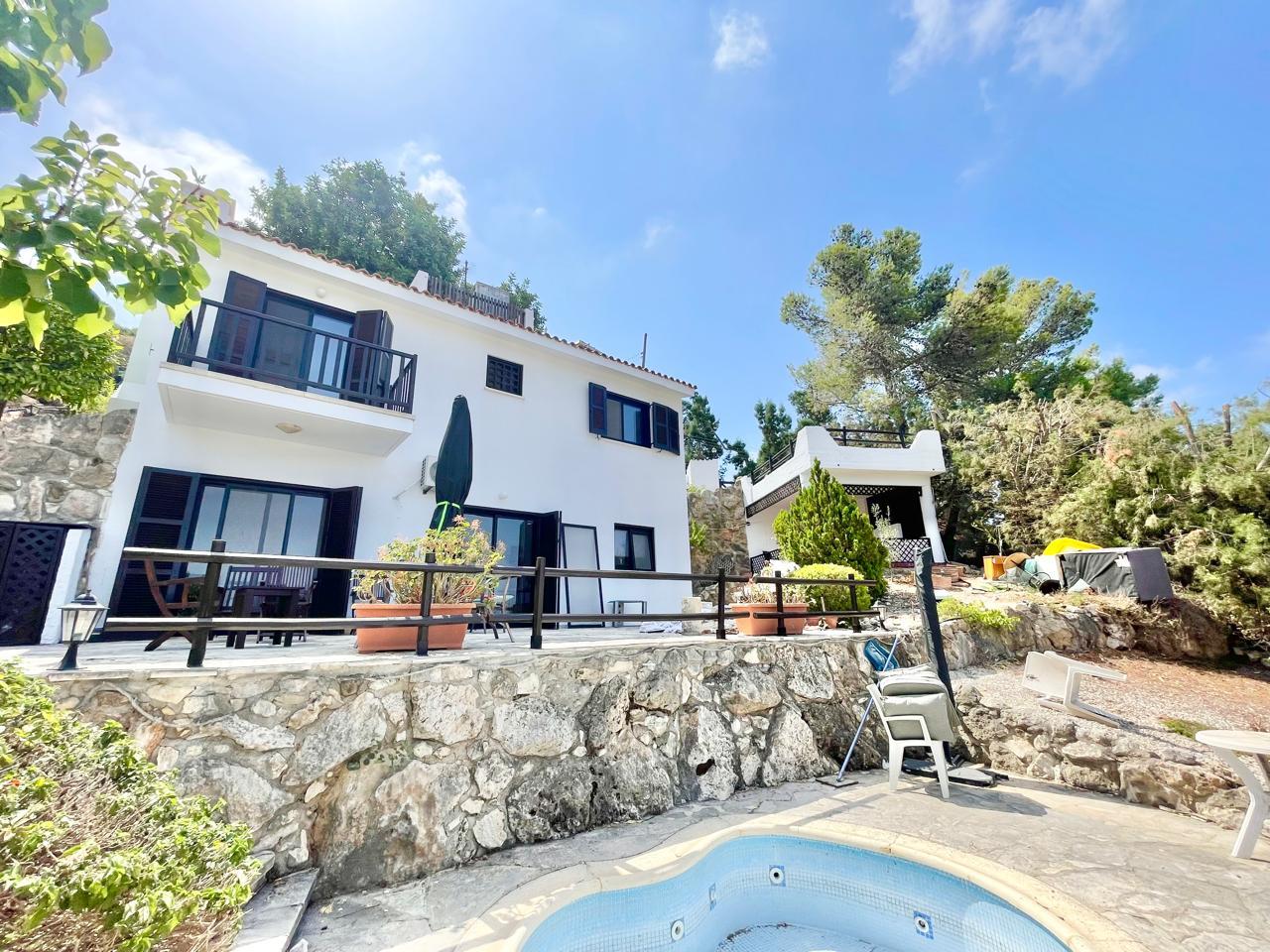 2-Bedroom Villa with a Separate Studio Space — Kamares, Tala