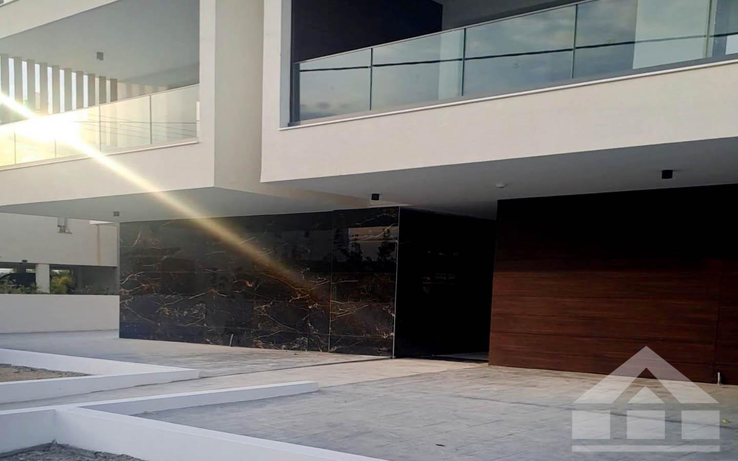 2-Bedroom Apartment with Two Spacious Balconies — Livadia