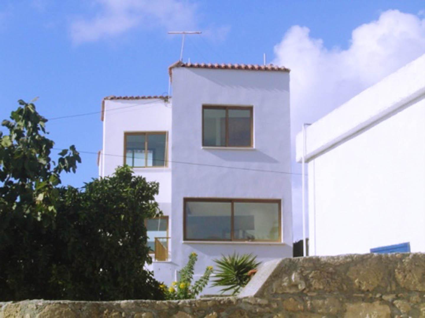 5-Bedroom House with Open Views and a Sea Panorama — Emba