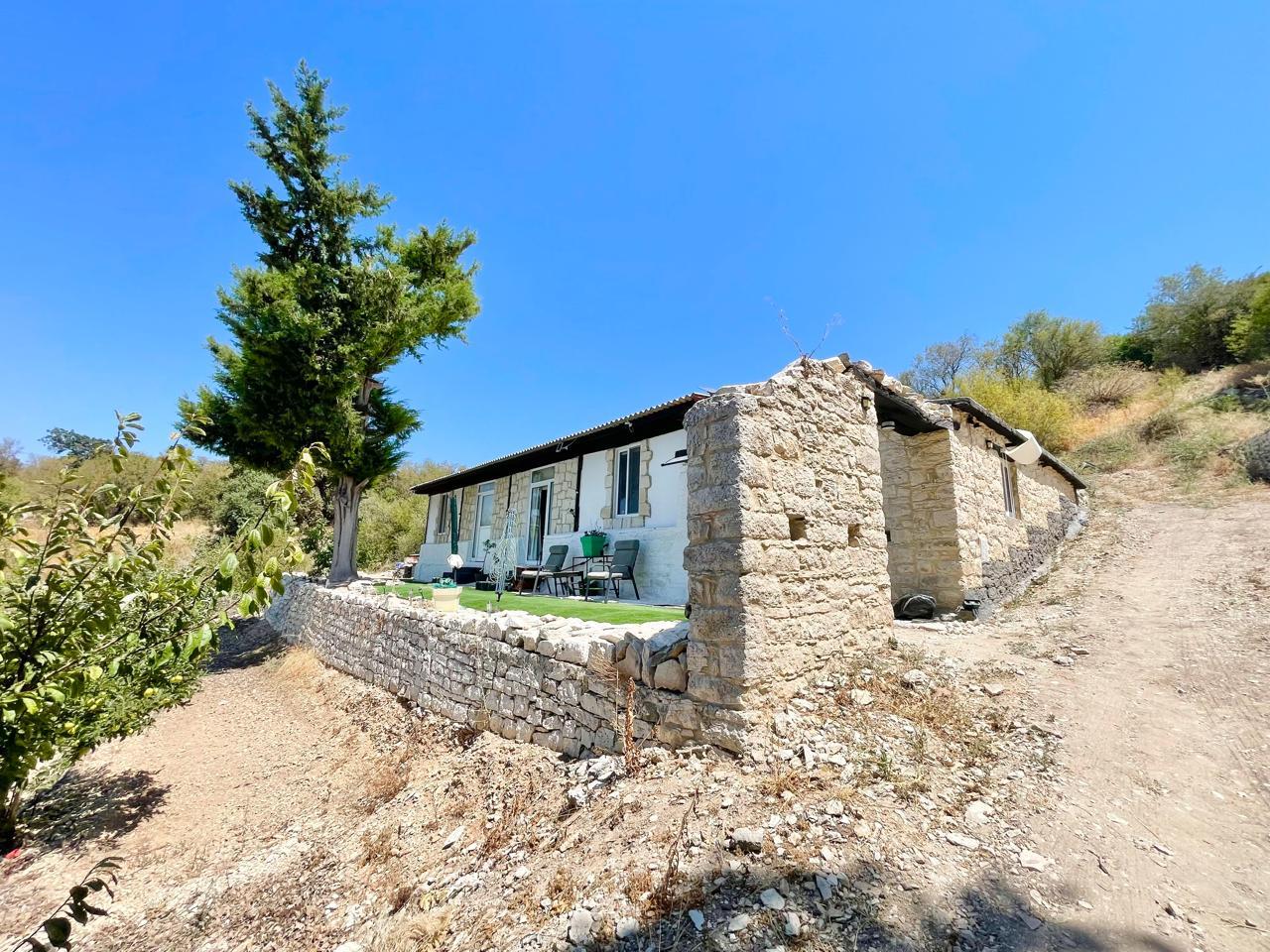 OFF GRID Stone House with 2 Bedrooms, Panoramic Views — Choulou, Statos