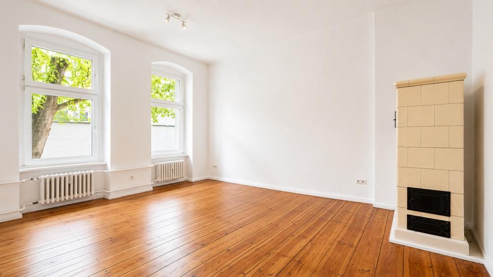 - This charming period apartment is situated in a central and highly sought-after location in Berlin-Charlottenburg — Charlottenburg