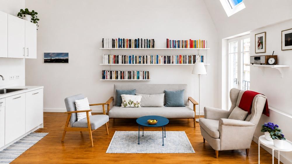 - This exceptional penthouse apartment offers a rare combination of modern design, impressive ceiling height and an abundance of natural — Steglitz