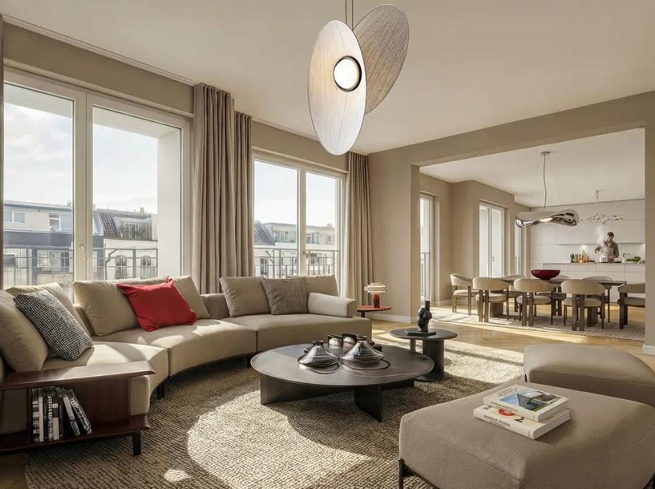 - This stunning 4-room Penthouse is located in one of the most sought-after residential addresses in Charlottenburg and embodies the — Charlottenburg